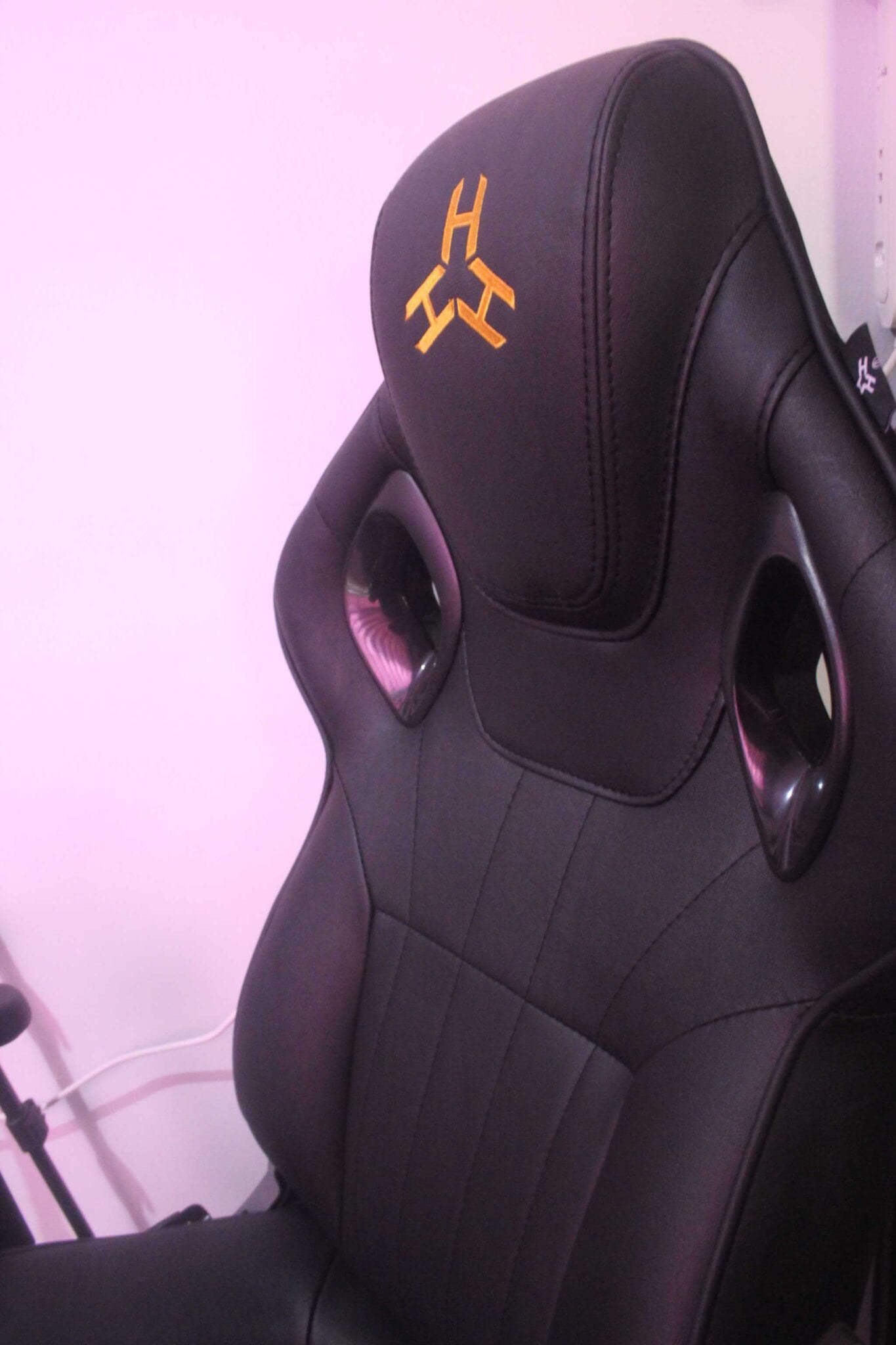 Rakk Casap Elite Black Review: Bang for the buck gaming chair! - Geekstamatic